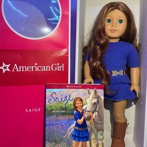 Saige Copeland + Book (GIRL OF THE YEAR 2013 American Girl doll) (Collectible)